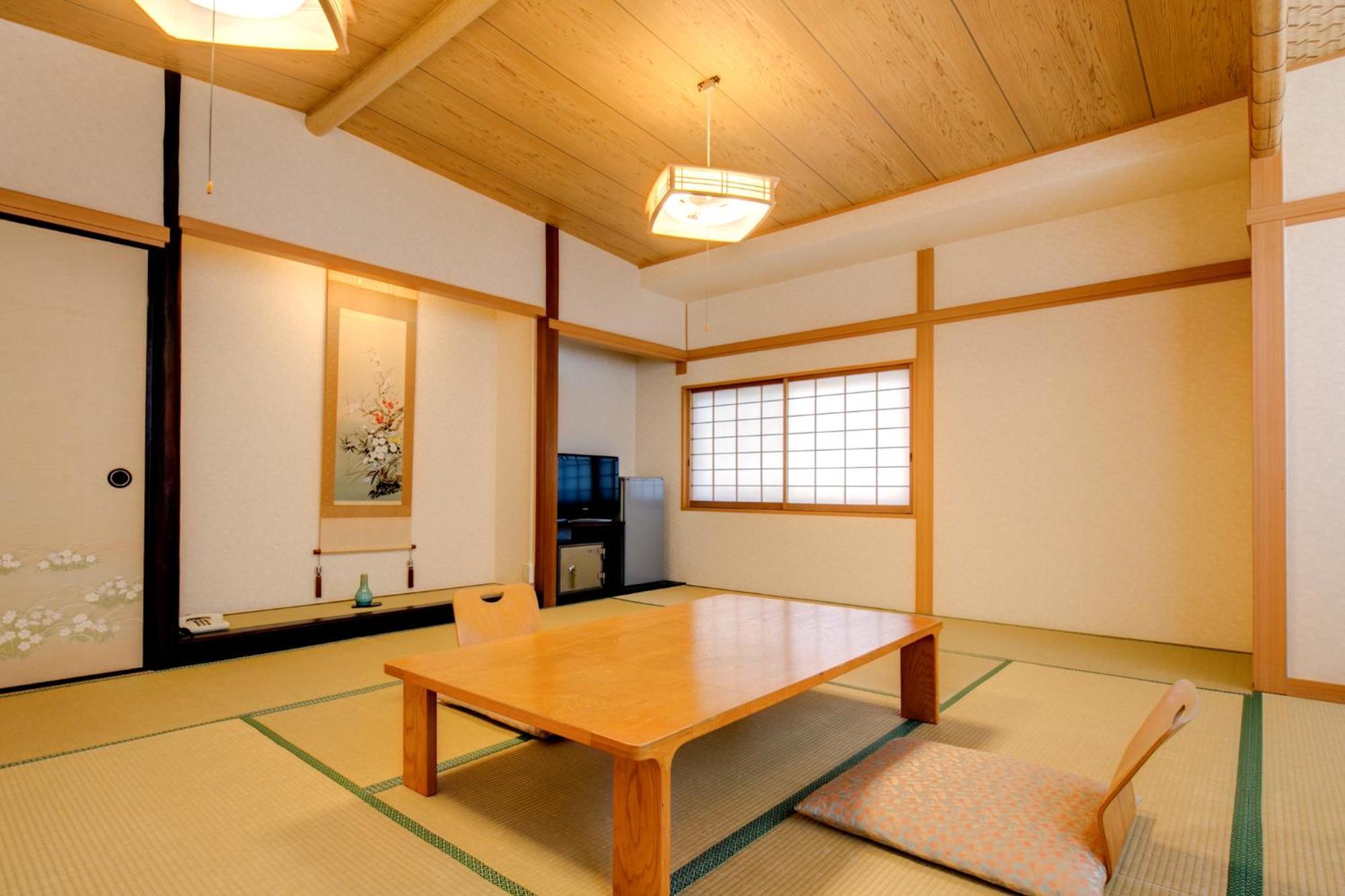 Hotel Yugawara-Onsen Manyoso Zewnętrze zdjęcie