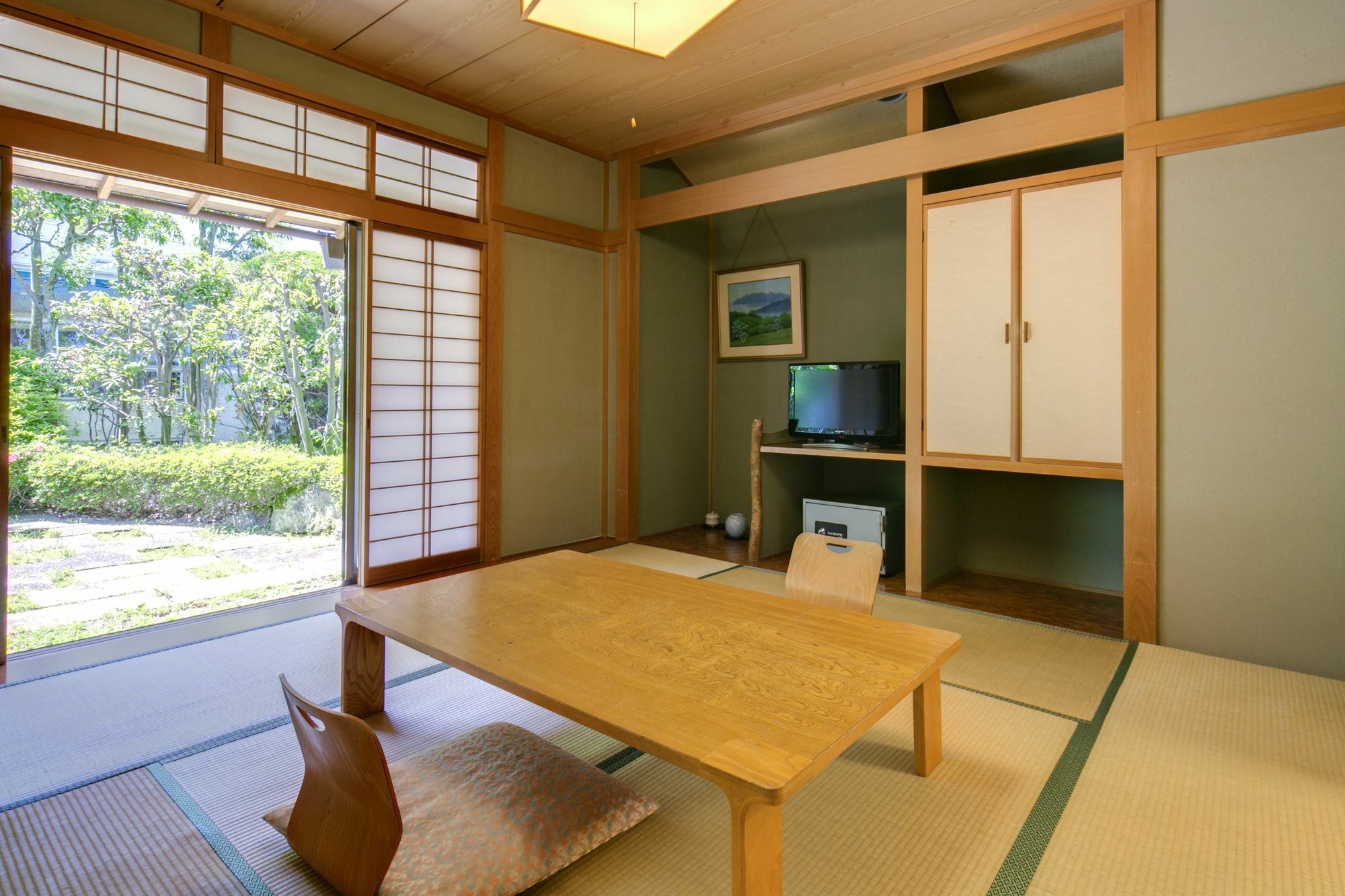 Hotel Yugawara-Onsen Manyoso Zewnętrze zdjęcie