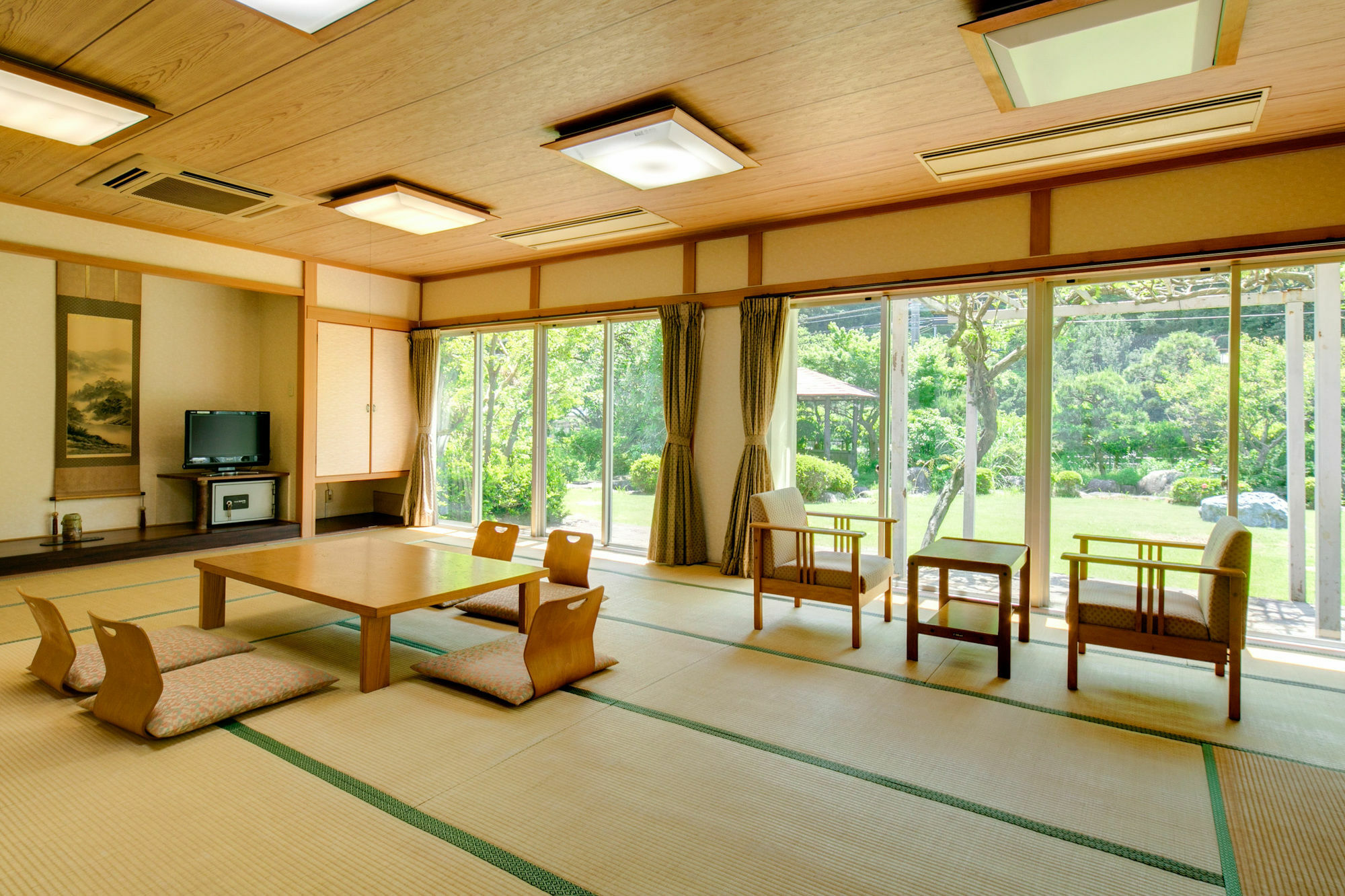Hotel Yugawara-Onsen Manyoso Zewnętrze zdjęcie